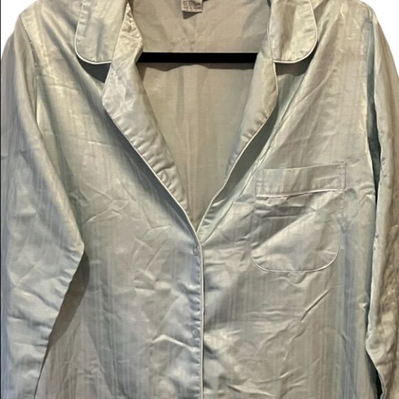 Vintage Vandemere Night Shirt - Picture 2 of 5